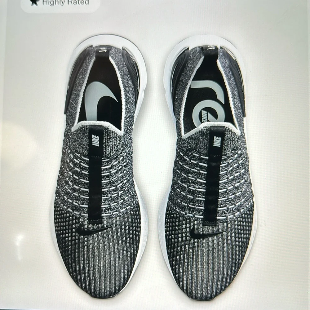 Unisex Nike react phantom Run Flyknit 2 Size 8 in men and Size 9.5 women